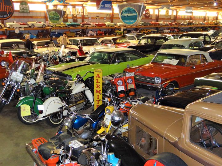 Massive Collectibles Auction To Be Held in Wisconsin 105.7 WAPL